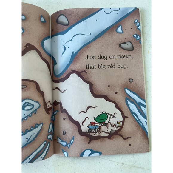 Set of 4 books: Level One Reader,The Big Bug Dug, Henry Hugglemonster Snow Day - Picture 7 of 8